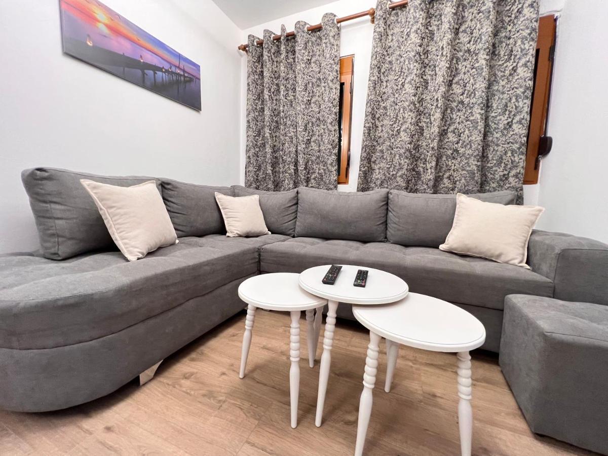 Arteg Apartments Дуррес Екстер'єр фото